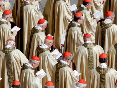 Los enemigos de la curia