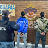La policía evitó el robo de un vehículo y detuvo a dos hombres