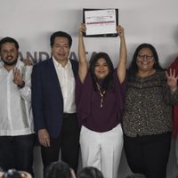 En su registro como candidata, Clara Brugada pide al IECM que evite la compra de votos