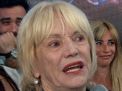 La abuela de Lola Latorre se animó a hacerle una picante advetencia a Karina La Princesita