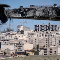 La guerra se acerca al final de la quinta semana: Irán ataca la región e Israel y EU golpean Teherán