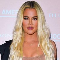 ¡Los jeans que necesitamos! Khloé Kardashian te enseña a llevar un buen par de pantalones. ¡TOP!