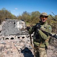 Zelenski defiende que Mariúpol está protegida por militares "profesionales"