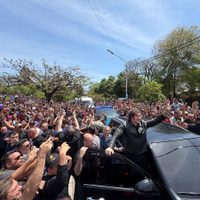 Milei retoma la campaña electoral con actos en Buenos Aires y en el interior