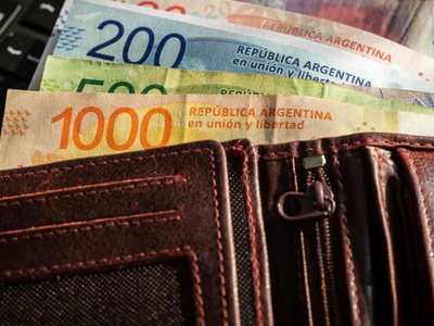 Con solo 2 cosas y sin gastar de más: hacé este ritual en casa para que llegue más dinero a tu vida