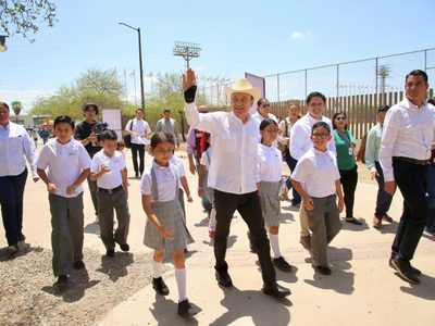 Gobernador Durazo destina la mayor inversión registrada en uniformes escolares; arranca el 6 de mayo