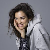 Dua Lipa sorprende a sus fans con inéditas fotografías junto a Anwar Hadid