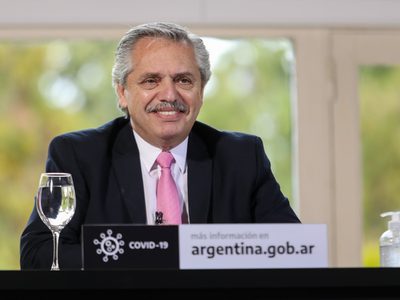 "Es un día de tranquilidad", celebró Fernández al relanzar el plan PROCREAR