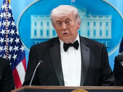 Dice Trump que posiblemente él era el objetivo del atacante en cena con corresponsales