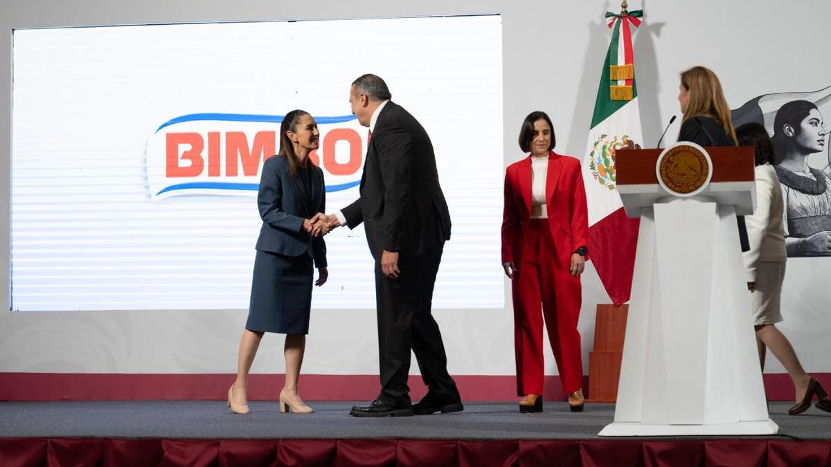 El director general de Bimbo, José Manuel González Guzmán y la presidenta Claudia Sheinbaum