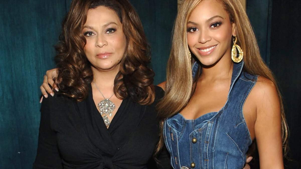 Tina Knowles-Lawson y Beyoncé. Fuente: (Twitter)