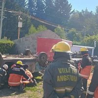 Casa por casa: la campaña de los bomberos de La Angostura para comprar un camión