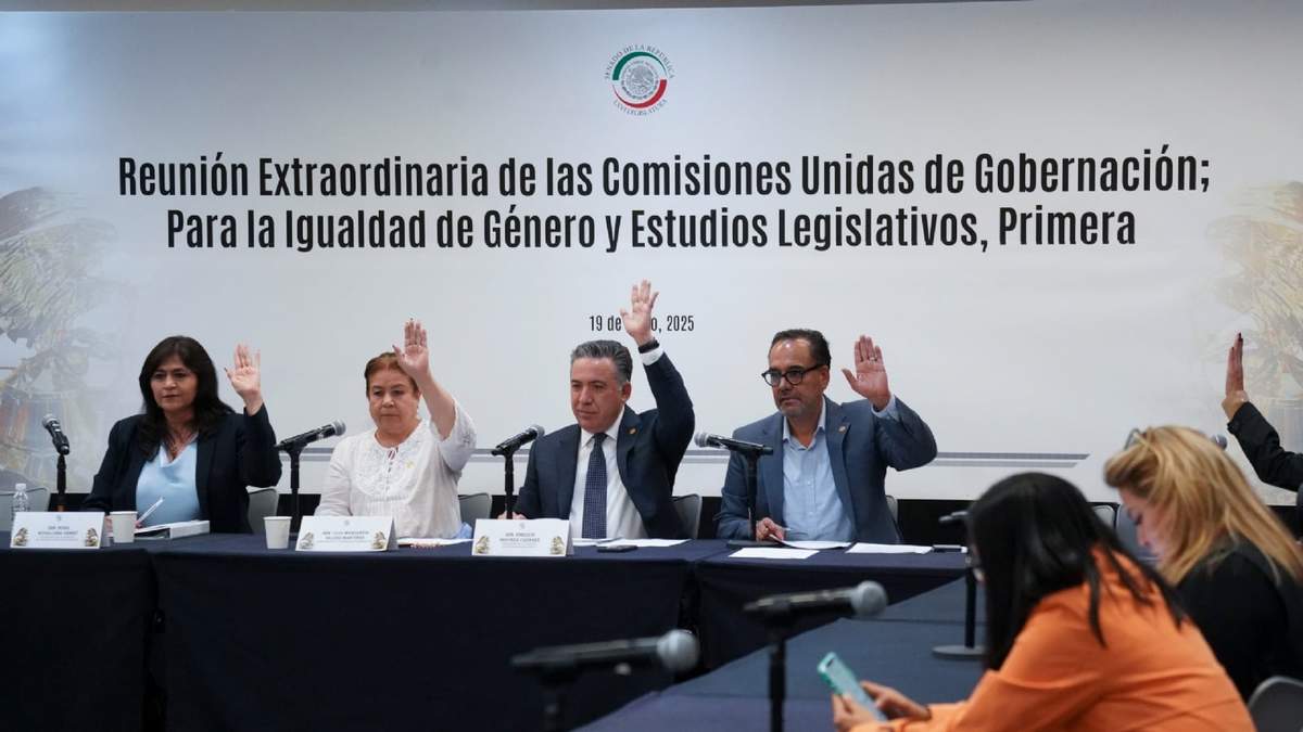 Reunión Extraordinaria de las comisiones unidas de Gobernación, Para la Igualdad de Género, y Estudios Legislativos, Primera, que presiden la senadora Lilia Margarita Valdez Martínez, y Nora Ruvalcaba.