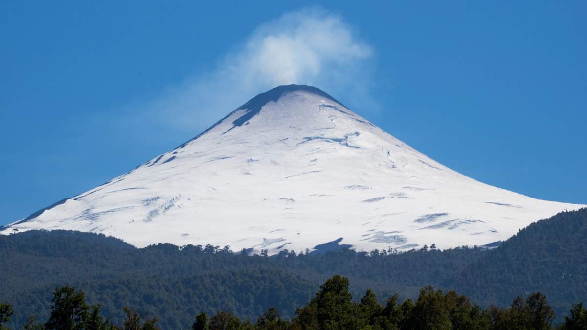 Imagen del volcán, el pasado 29 de diciembre. Fuente: (Twitter - @AngaritaVPhotography)