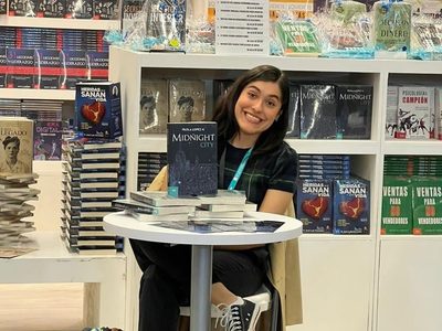 Mexicana de 16 años escribe libro para visibilizar enfermedades mentales