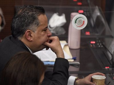 “Estoy limpio” y "no hay enfrentamiento" con Gertz Manero, dice Santiago Nieto