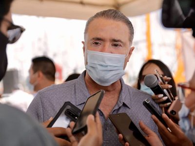 La FGR investiga entrega de tarjetas "Puro Sinaloa" otorgadas por el gobierno de Quirino Ordaz