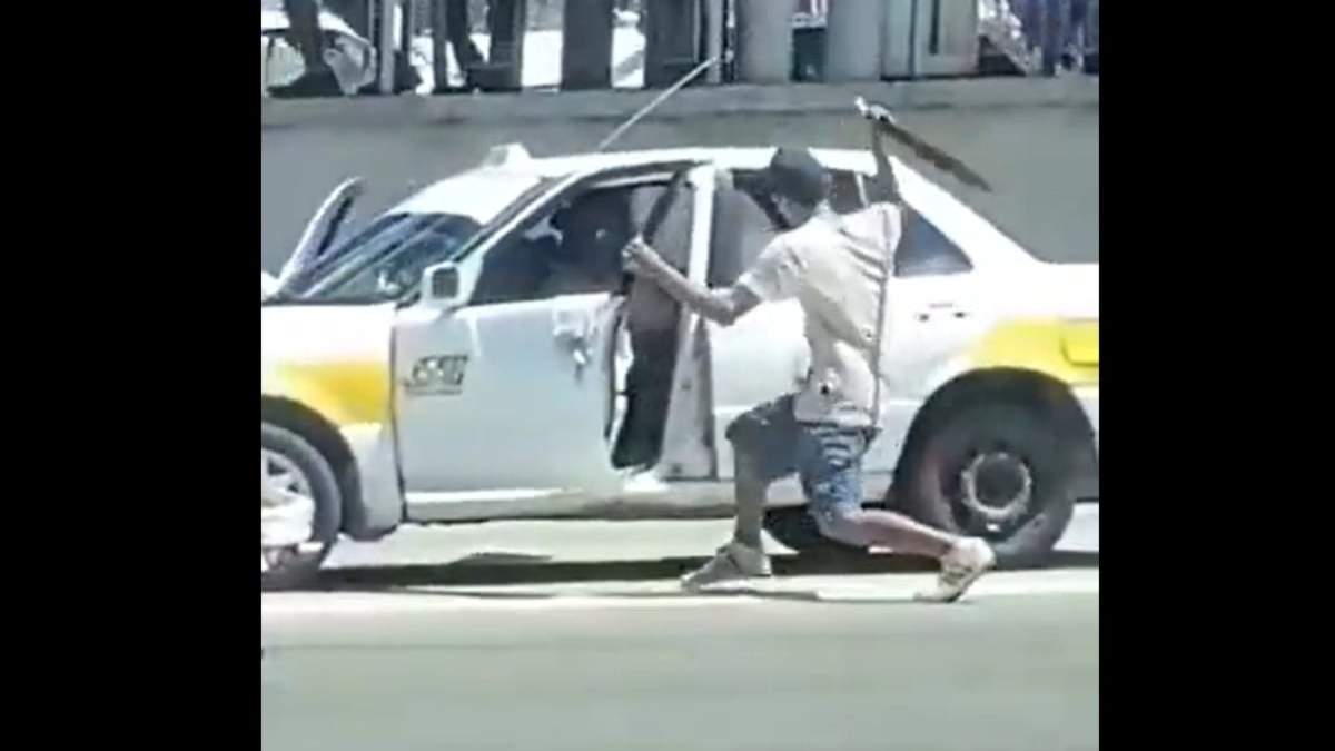 La agresión quedó grabada en un video