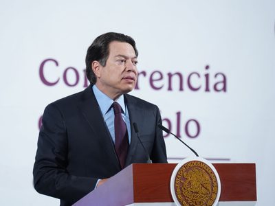 En medio de protestas de la CNTE, Mario Delgado reitera disposición para atender demandas