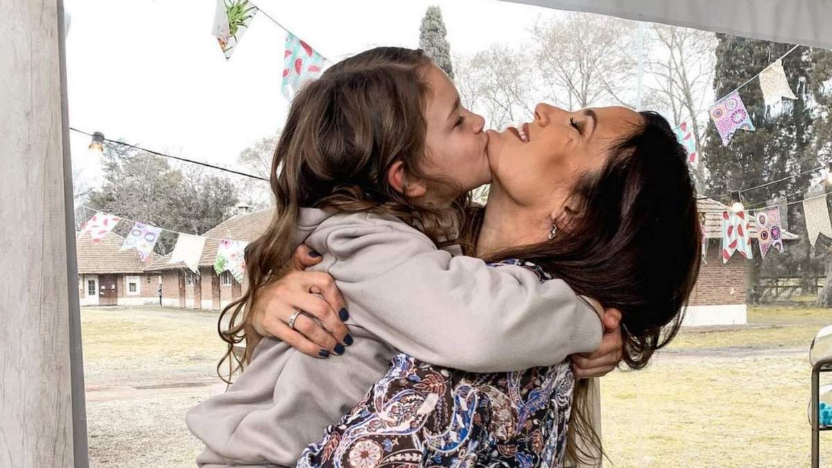 Paula Chaves y Olivia. Fuente: (Instagram @chavespauok)