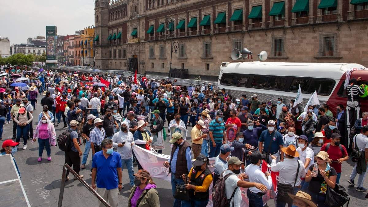 Los profesores disidentes realizaron una marcha y un mitin frente a Palacio Nacional para exigir al presidente la reinstalación de la mesa de diálogo