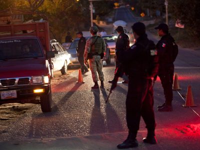 Policías y militares arman organización en busca de convertirse en partido político
