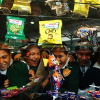 Lanzan campaña para exigir escuelas '100% libres de comida chatarra”