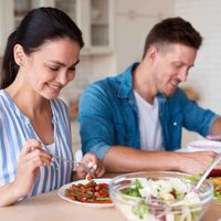 Rompé con el mito sobre “comer menos”: la forma más sana para bajar de peso
