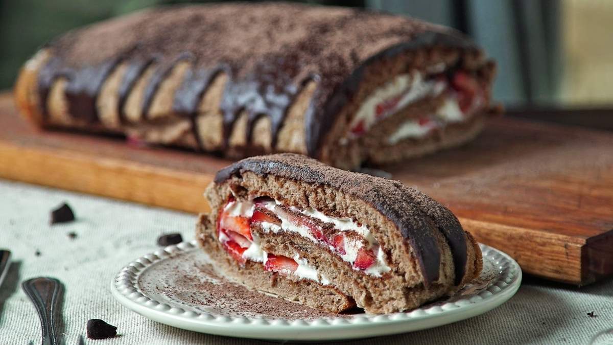 Arrollado de chocolate y frutillas. Fuente: (Instagram)