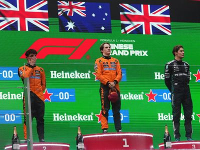 Piastri gana el GP de China por delante de Norris; ambos Ferraris descalificados