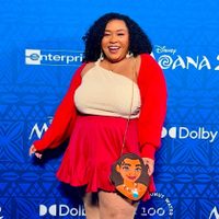 Dominique Brown, influencer inspirada en Disney, muere por reacción alérgica en pleno evento