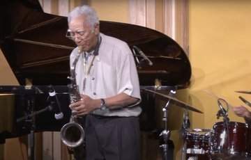 El saxofonista de jazz y profesor de música Edward “Kidd” Jordan