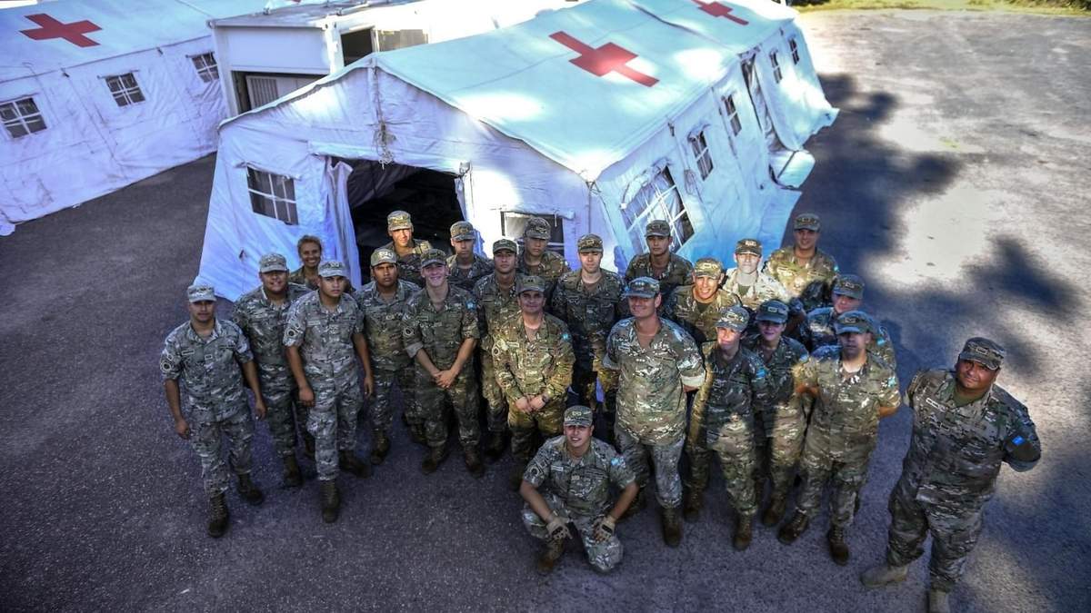 Médicos pertenecientes a las Fuerzas Armadas. Fuente:(Twitter)