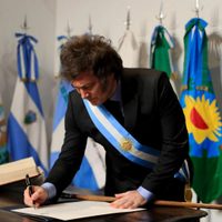 El Gobierno formalizó la creación del Consejo de Mayo