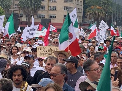 Realizan marcha contra elección al Poder Judicial en la Ciudad de México (Videos)
