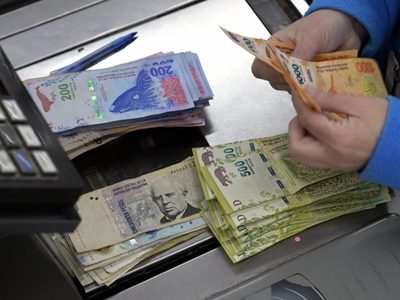 El Indec reportó un incremento de más del 4% de los salarios en el mes de julio