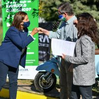 Río Negro: Arabela Carreras inauguró el primer cargador para automóviles eléctricos