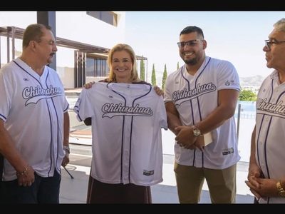 Gobernadora de Chihuahua felicita a Uziel Muñoz por su actuación en el Mundial de Atletismo