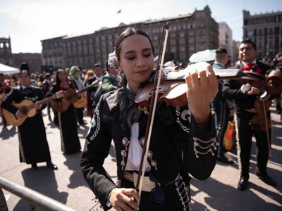 Mariachis logran récord Guinness en el Zócalo de la CDMX (Fotogalería y video)