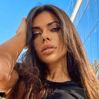 "Tu placer es mi placer": Suzy Cortez arde frente al espejo y ¡no guardó nada!
