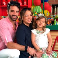¿Se olvidaron de Adamari López? Alaïa consiente a papá pero no a mamá. ¡Mirá!