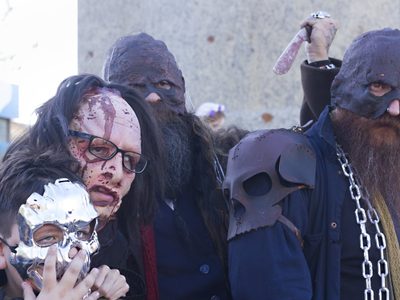 Zombies solidarios coparon el centro de la capital neuquina