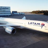 Por el momento, Latam Airlines dejará de operar en la Argentina