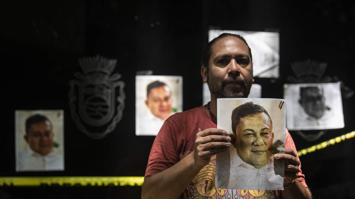 Periodistas y activistas protestan por la violencia