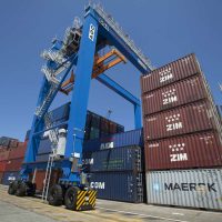 Intercambio mundial de mercancías sufre histórico desplome del 18.5%