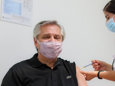 Urgente: Alberto Fernández recibió la primera dosis de la vacuna rusa
