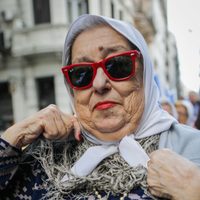Hebe de Bonafini disparó contra Berni y lo comparó con Bullrich: "Está metido en un barril de tinto"