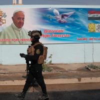 En medio de una pandemia, Francisco viaja a un Irak sin paz