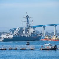 EU despliega ahora buque de guerra en el Pacífico para apoyar operaciones en la frontera con México