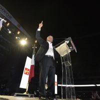 Triunfalista, López Obrador proclama la misión principal del nuevo gobierno: desterrar la corrupción